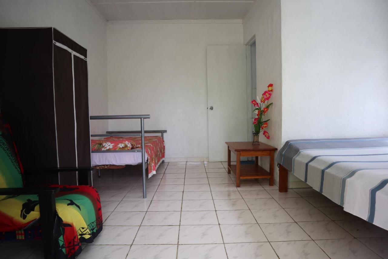 The Hidden Lodge Luganville Bagian luar foto