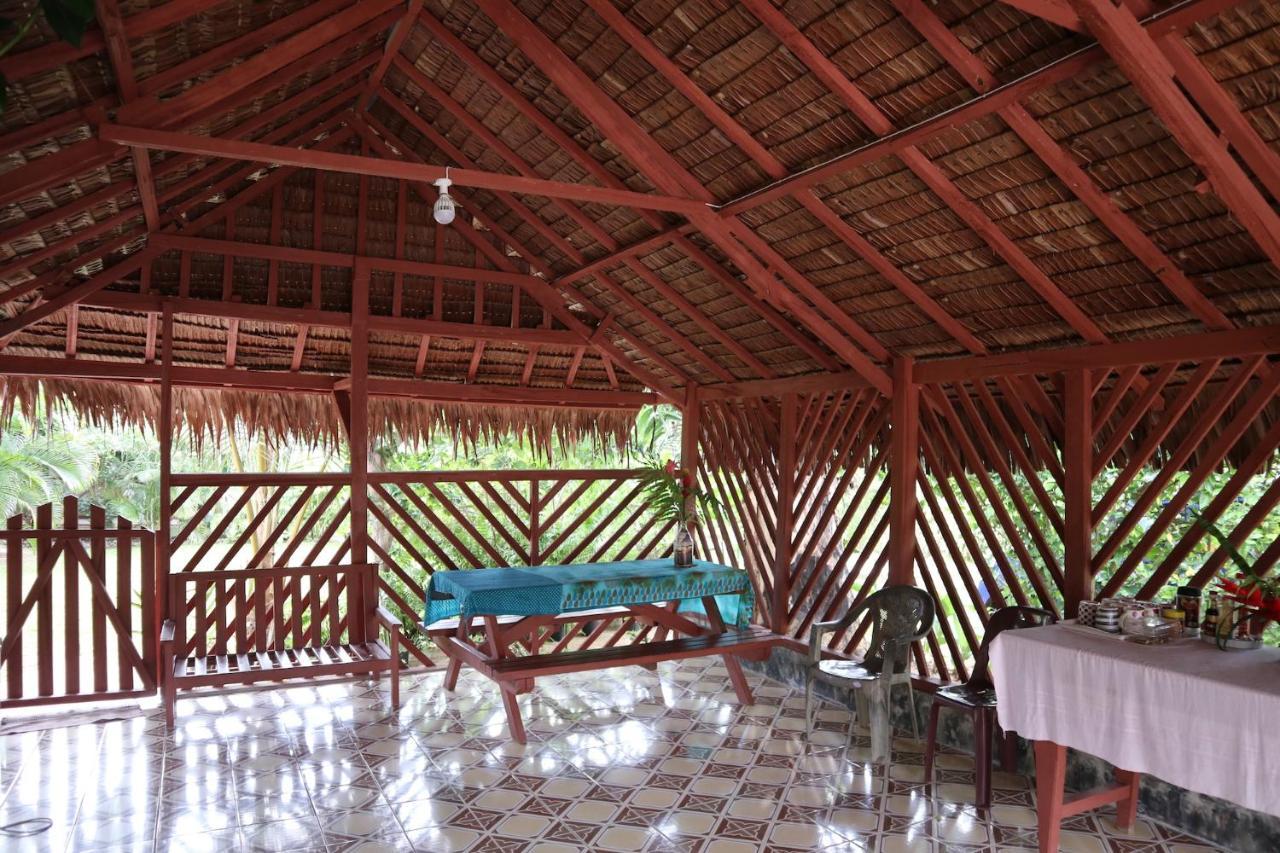 The Hidden Lodge Luganville Bagian luar foto