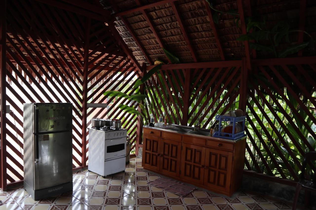 The Hidden Lodge Luganville Bagian luar foto