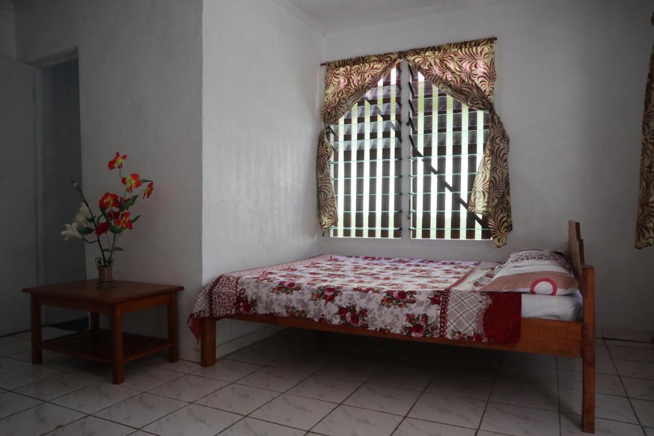 The Hidden Lodge Luganville Bagian luar foto